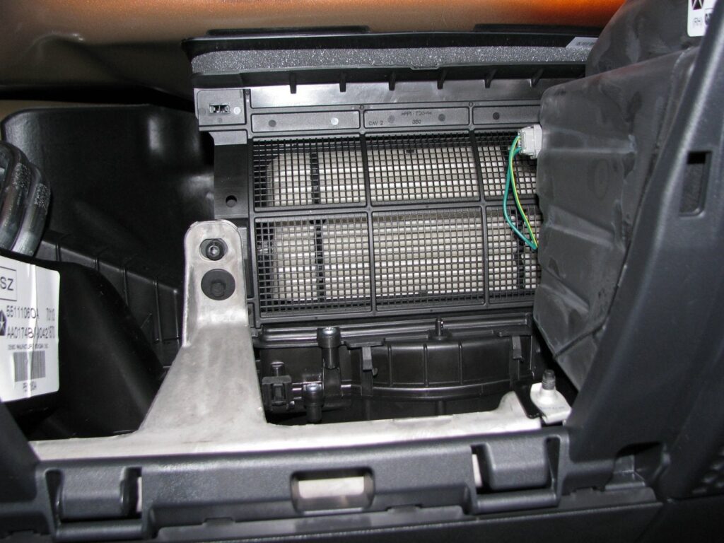 Фото 85 — Замена фильтра топлива Jeep Wrangler