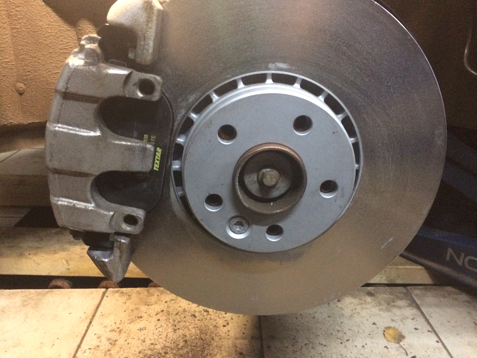 Фото 52 — Чистка тормозных дисков Volvo XC90